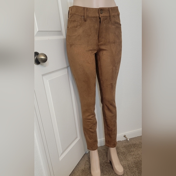 The Skinny - Picture 2 of 6